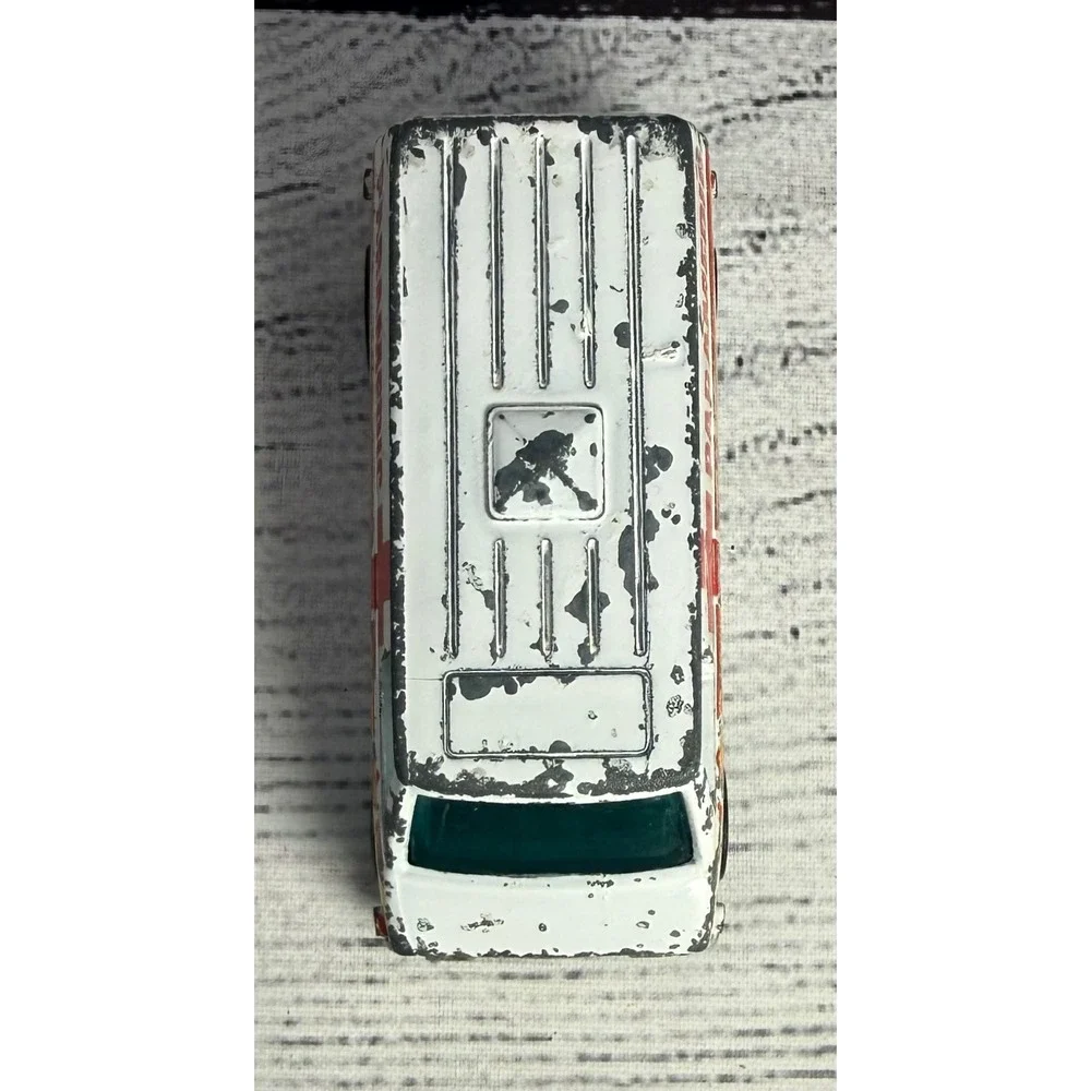 Vintage‎ Hot Wheels Paramedic Ambulance 1974 Redline White Flying Colors Van